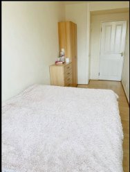 Large double room Canary Wharf (5-10 min walk away station) E14 Available from 01.04.2024 £225 pw +(deposit) Double room in a nice, bright and spacious flat. All bills are included. It is a 3 bedroom flat, 2 professionals live there. It has a big living room, separate kitchen. ... image 5