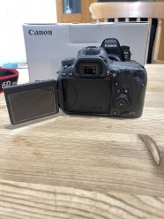 Продаётся практически новая профессиональная полноформатная зеркальная камера (фотоаппарат) Canon 6D Mark II в отличном косметическом и безукоризненно работающем состоянии с оригинальной коробкой, ремнём, батареей, зарядным устройством и шнуром. ... image 4